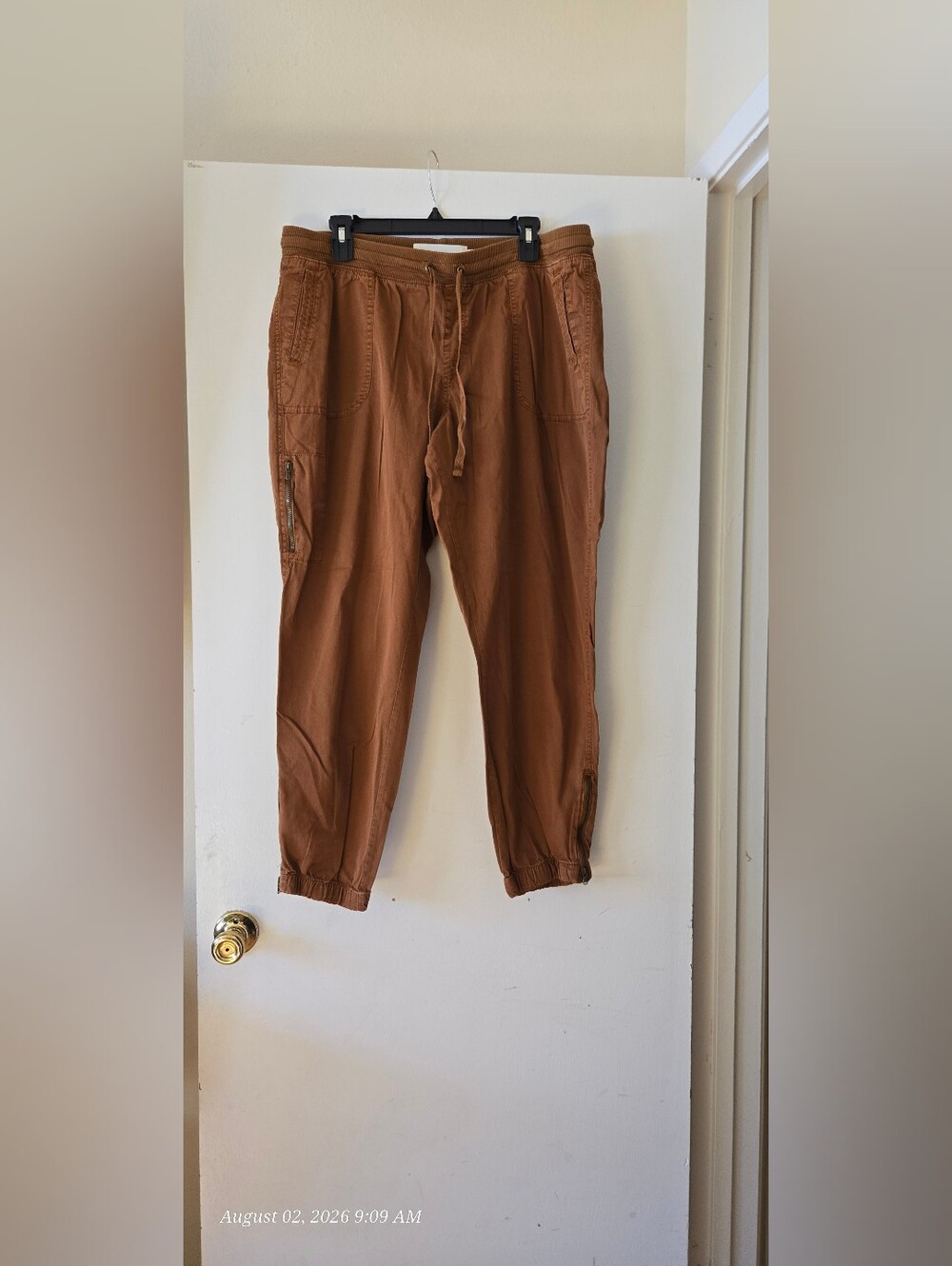 Sonoma Women's Cargo Joggers in Warm Brown